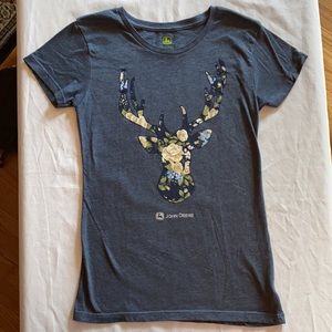 John Deere Comfort tee size small, like new